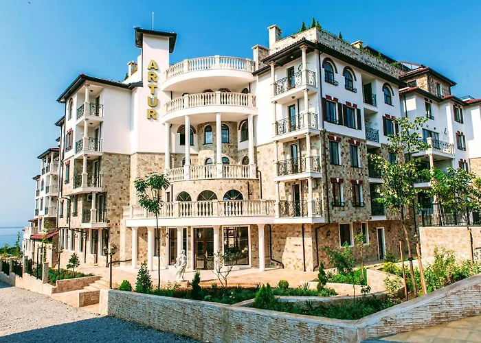 Elegant Artur Szveti Vlasz